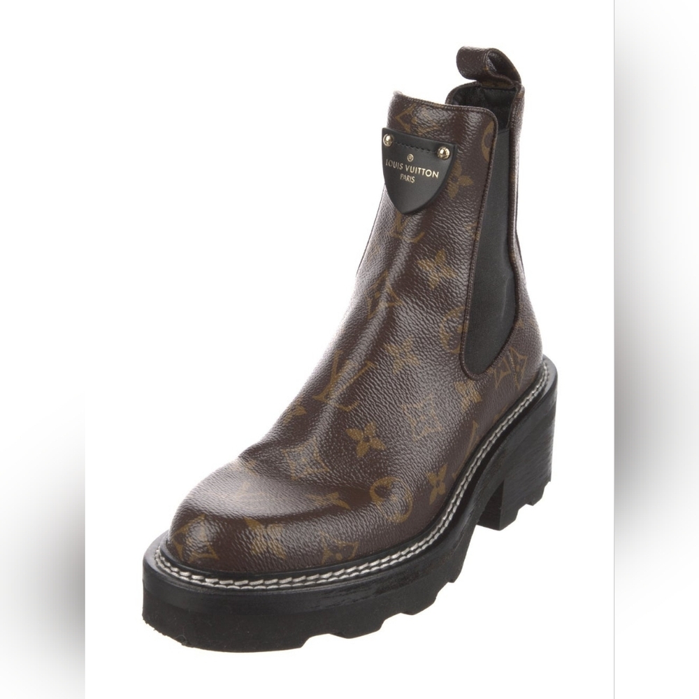 LOUIS VUITTON LV MONOGRAM CHELSEA BOOTS